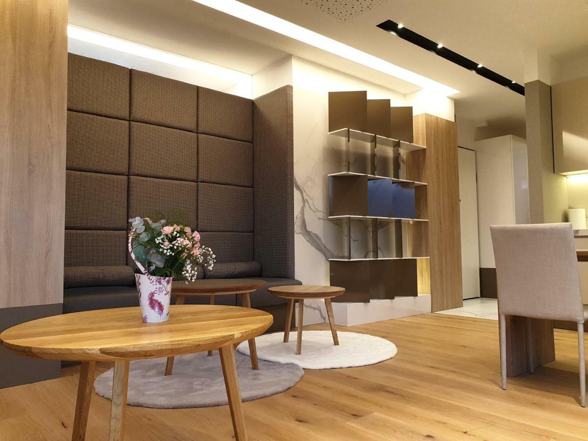 Apartment Royal Residence SJJ Buitenkant foto